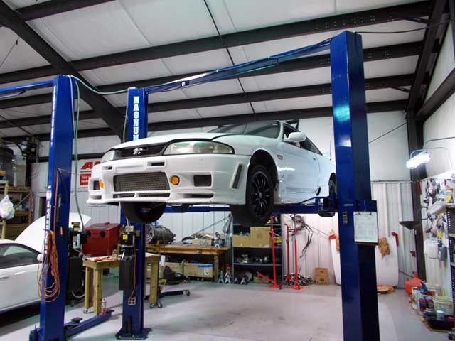 R33 in shop